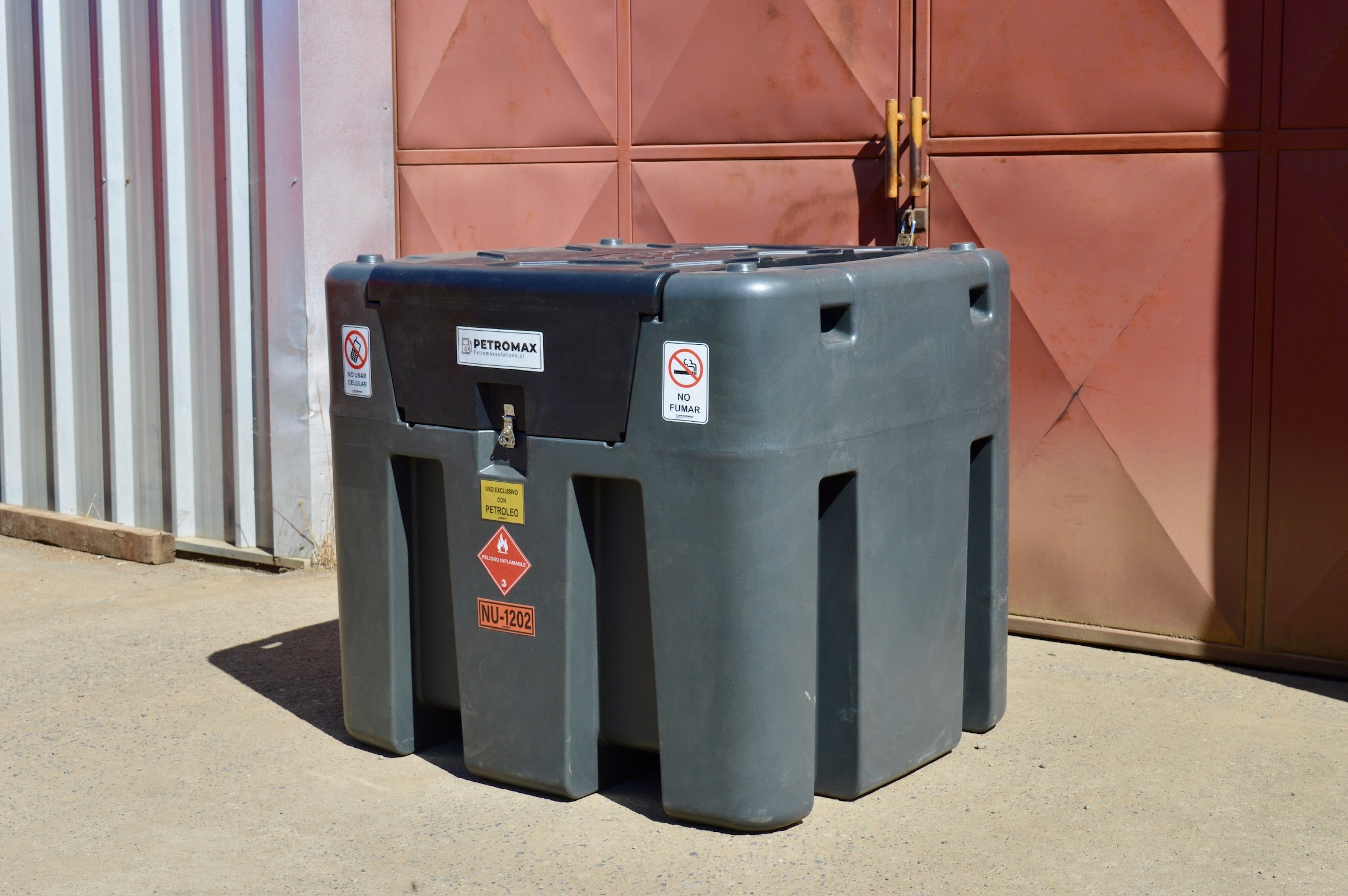 ESTANQUE DIESEL 980 LTS DD980 PETROMAX MANGUERA 10 MTS.